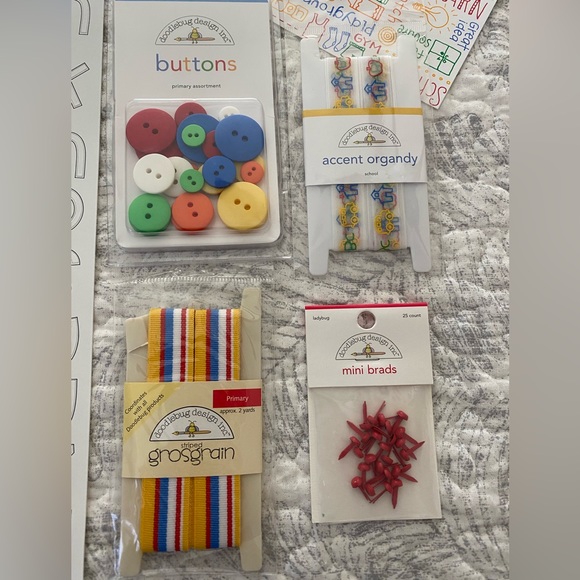✏️📚 DOODLEBUG DESIGN INC. SCHOOL & TEACHER DIY SCRAPBOOK BUNDLE! 12 PIECE LOT! - Picture 4 of 14
